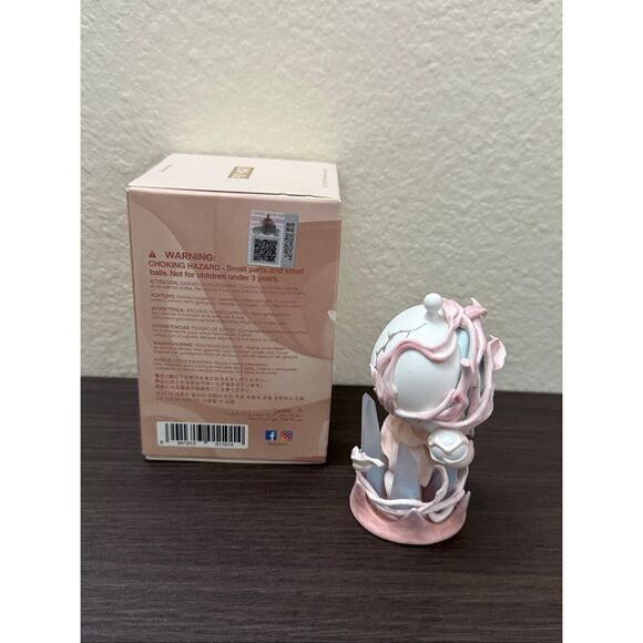 POP MART Skullpanda The Paradox Series Figure - The Jewel Cage - Picture 3 of 4